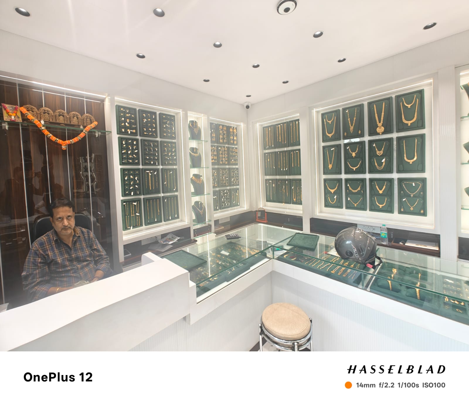 Madan Jewellers Store - Image 3